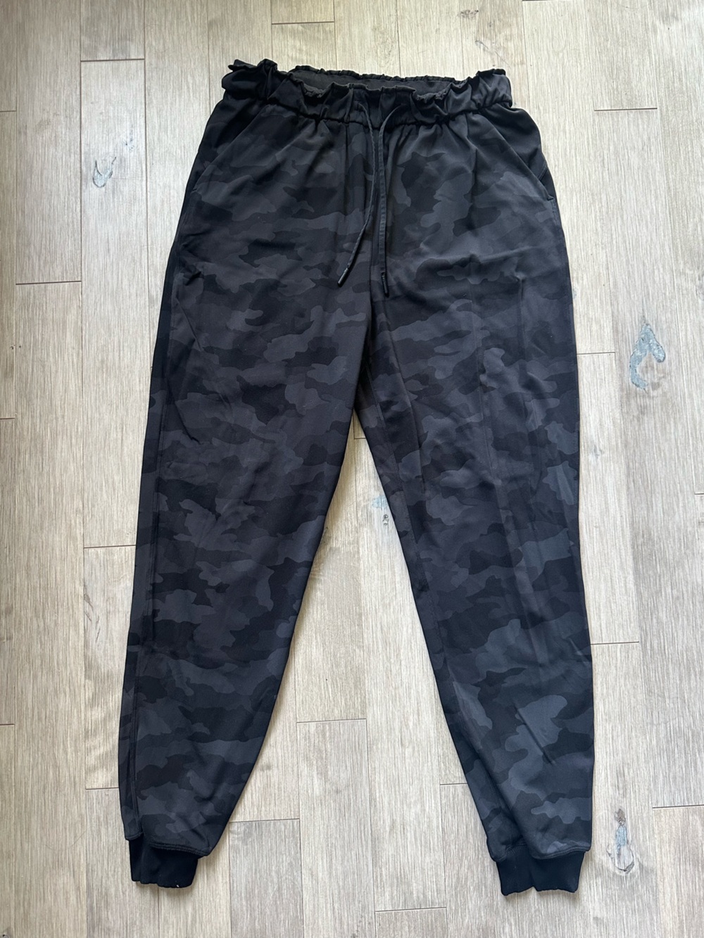Lululemon Athletica Black Camo Jogger Track Pants Size 8